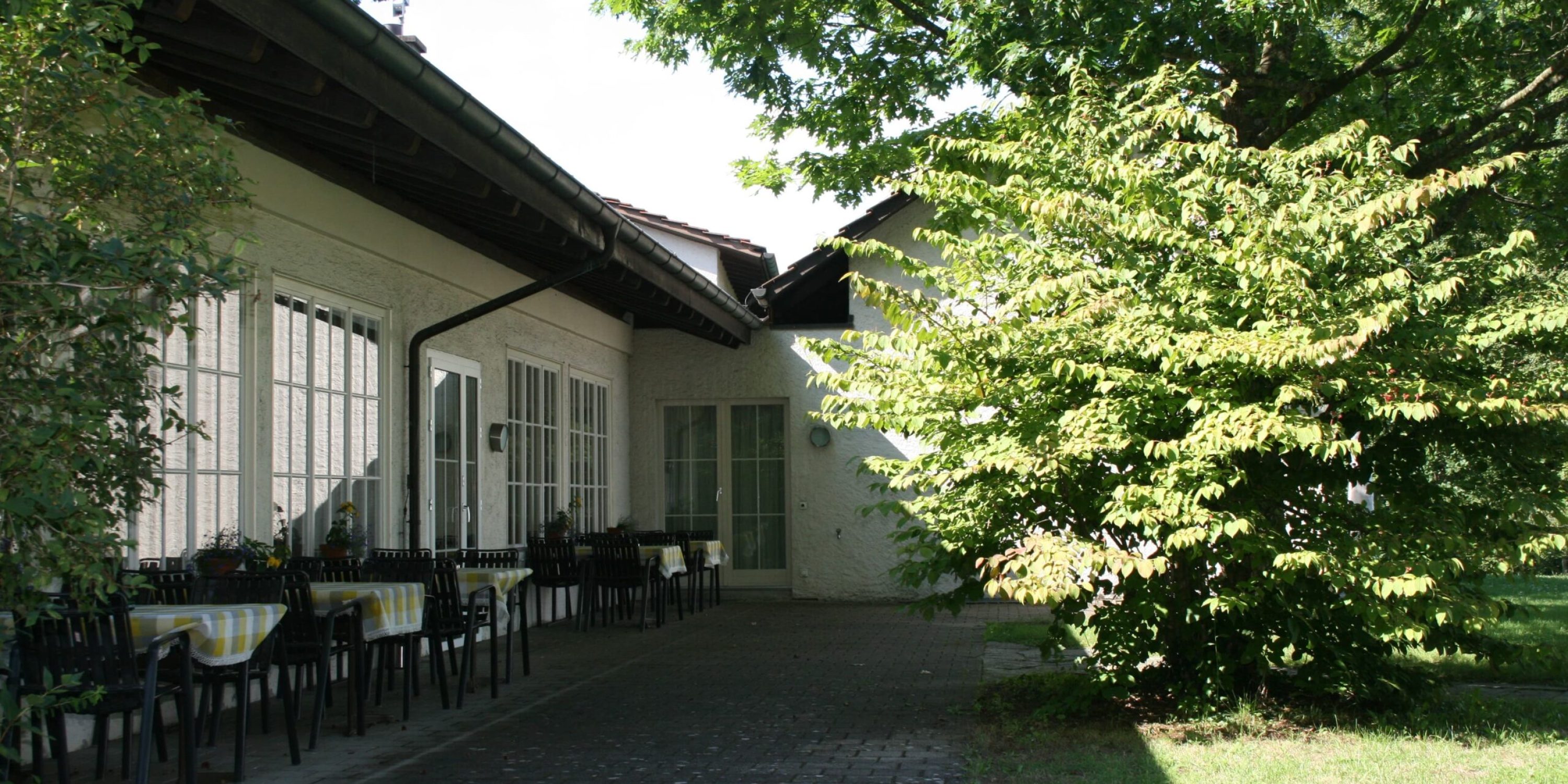 Begegnungszentrum-Ruedlingen-Haupthuus-Terrasse